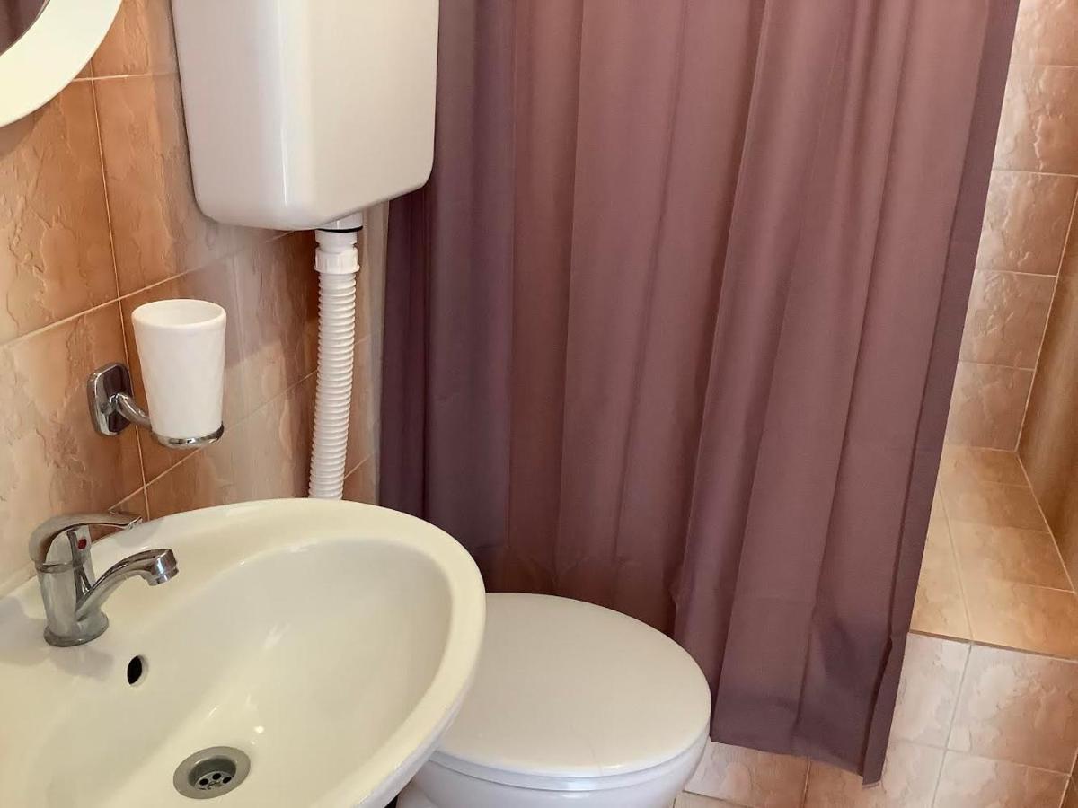 Rooms 22 - Beachfront Primosten Bagian luar foto