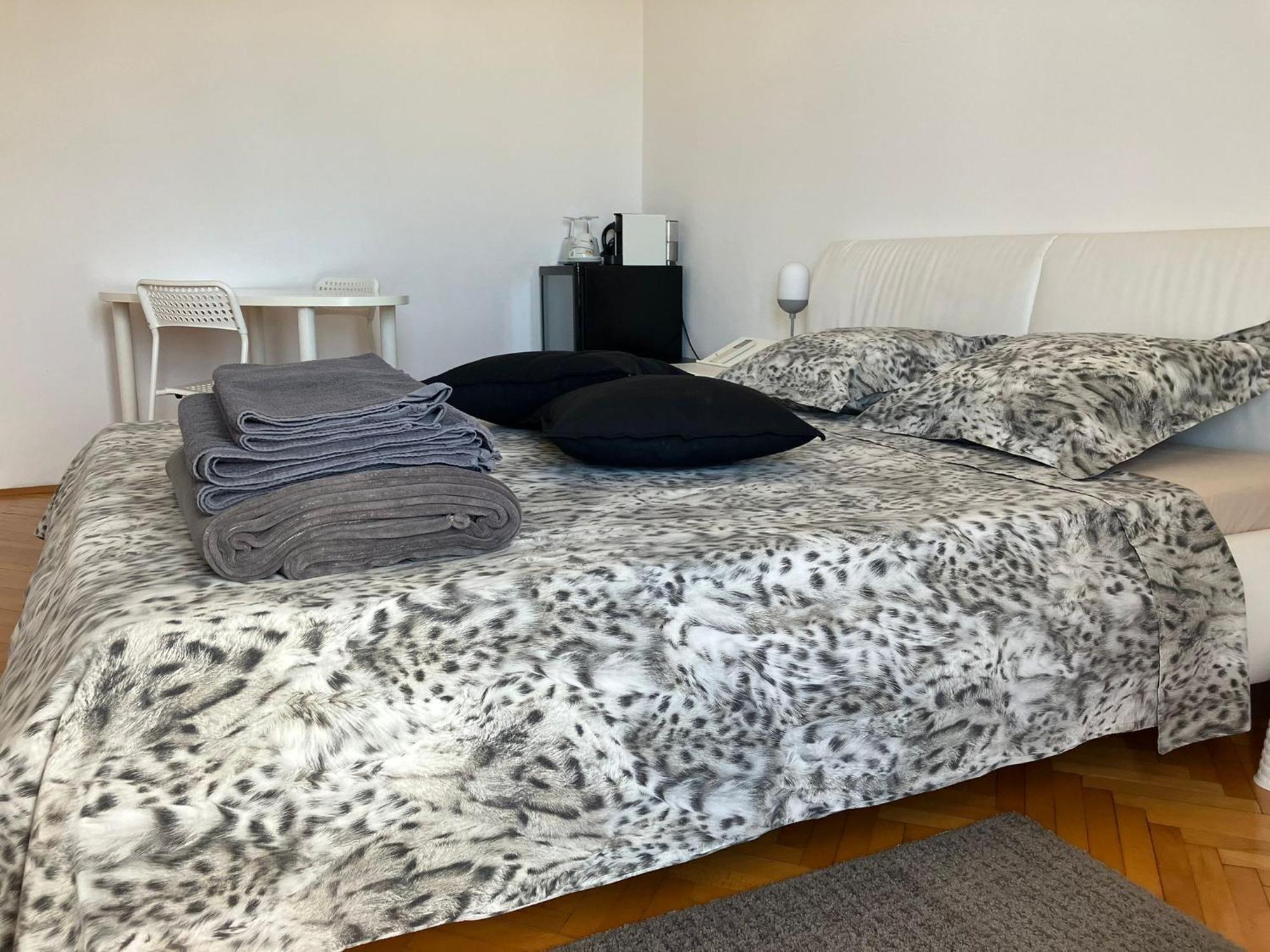 Rooms 22 - Beachfront Primosten Bagian luar foto